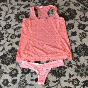 Lingerie Jessica Simpson thong set L top is a XL lace peach